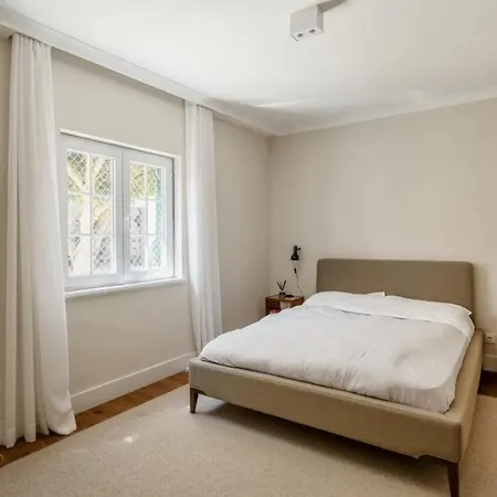 Fantastic In Quinta Da Marinha, Casa de Férias Cascais